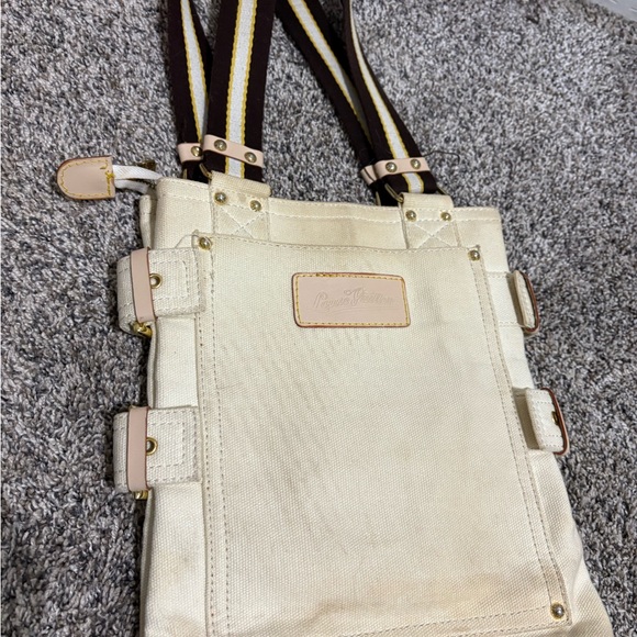 Louis Vuitton Beige and Black Shoulder Bag - Picture 2 of 9
